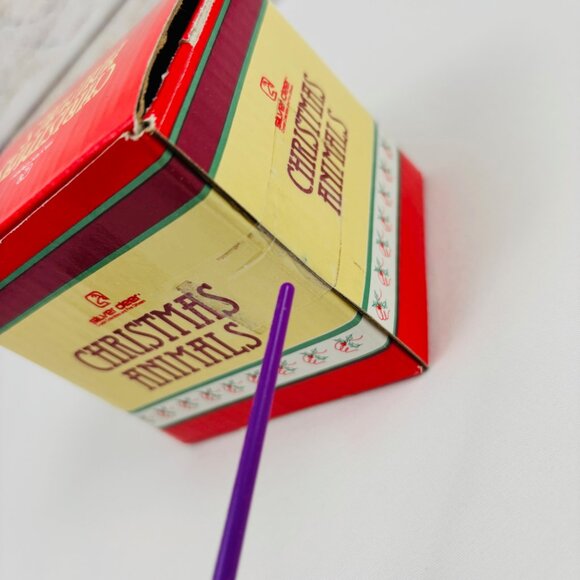 Silver Deer Tom Rubel Christmas Animals Gray Cat with Wreath Ornament - Picture 10 of 10